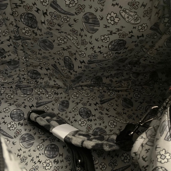 Vera Bradley Star Wars duffel - Picture 3 of 3